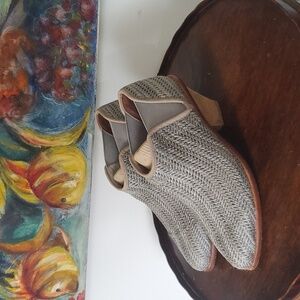 Matt Bernson Marlow woven raffia straw boots booties Women’s size 8